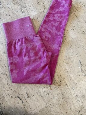 NVGTN Pink Camo Seamless High-Waist Leggings